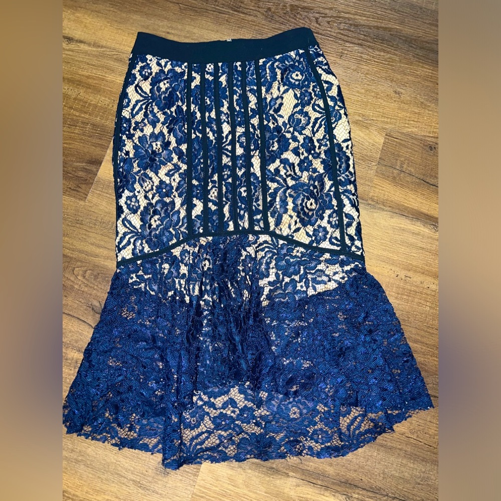 NWT Heartbeeps Bella Sky Midi Skirt